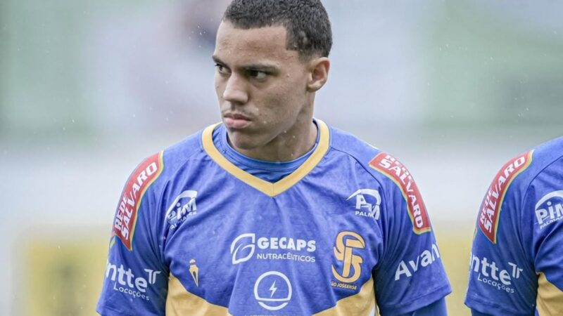 Grêmio contrata promessa de 16 anos de time paranaense; conheça