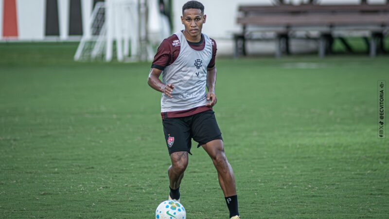 Vitória anuncia empréstimo de Zé Breno para clube português