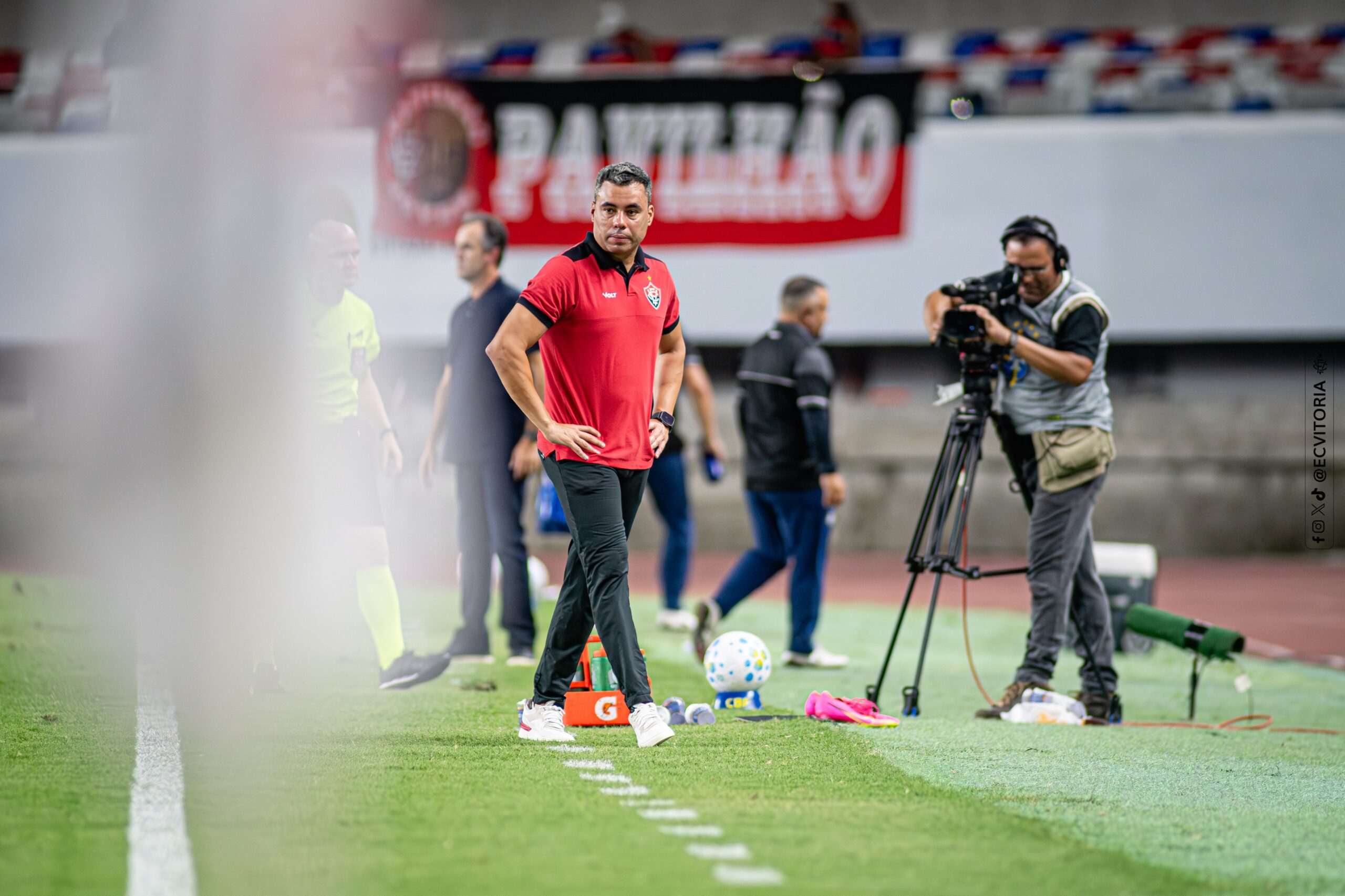 Jair Ventura diz que o Vitória não foi efetivo e defende Lucas Arcanjo: “era Seleção há três dias”