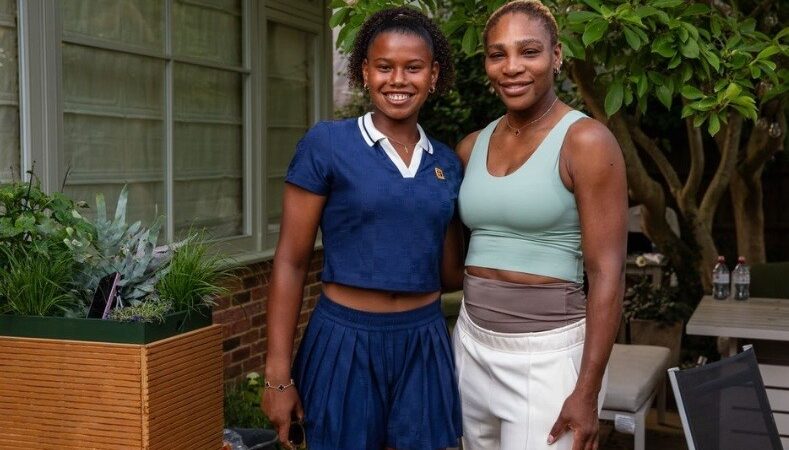 Victória Barros posta foto com Serena Williams em Wimbledon