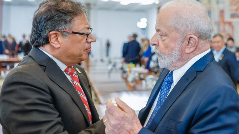 Em meio à crise sobre eleições na Colômbia, Petro telefona para Lula e diz que fará ‘transição pacífica’