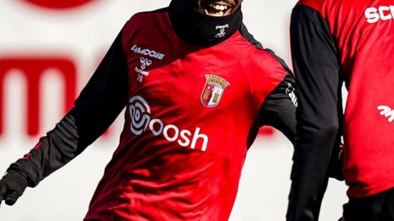 Força física e apego a jogos grandes: conheça Fabiano, lateral-direito acertado com o Vitória