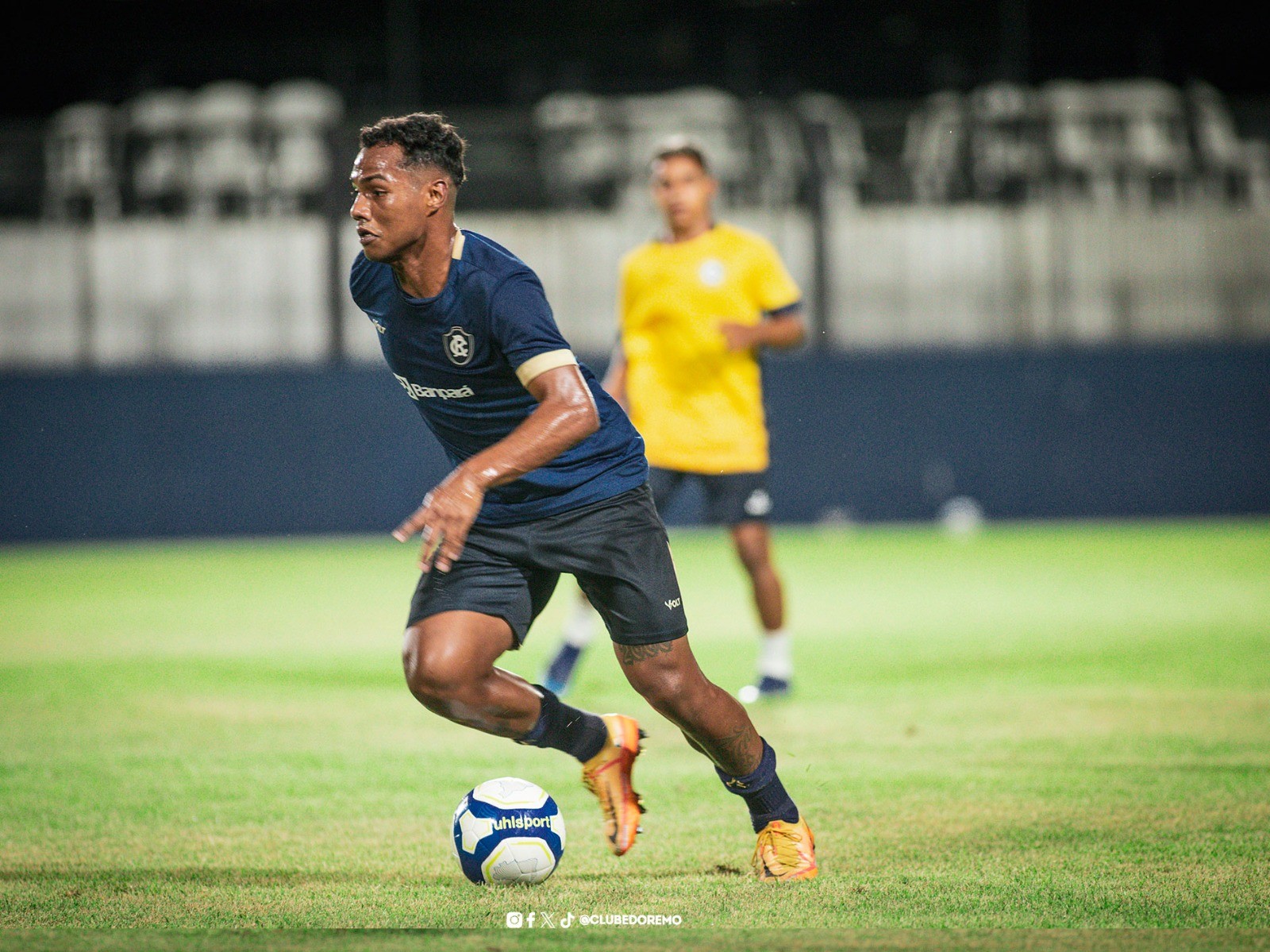 Adsson tem contrato estendido no Volta Redonda após lesão no Piauí