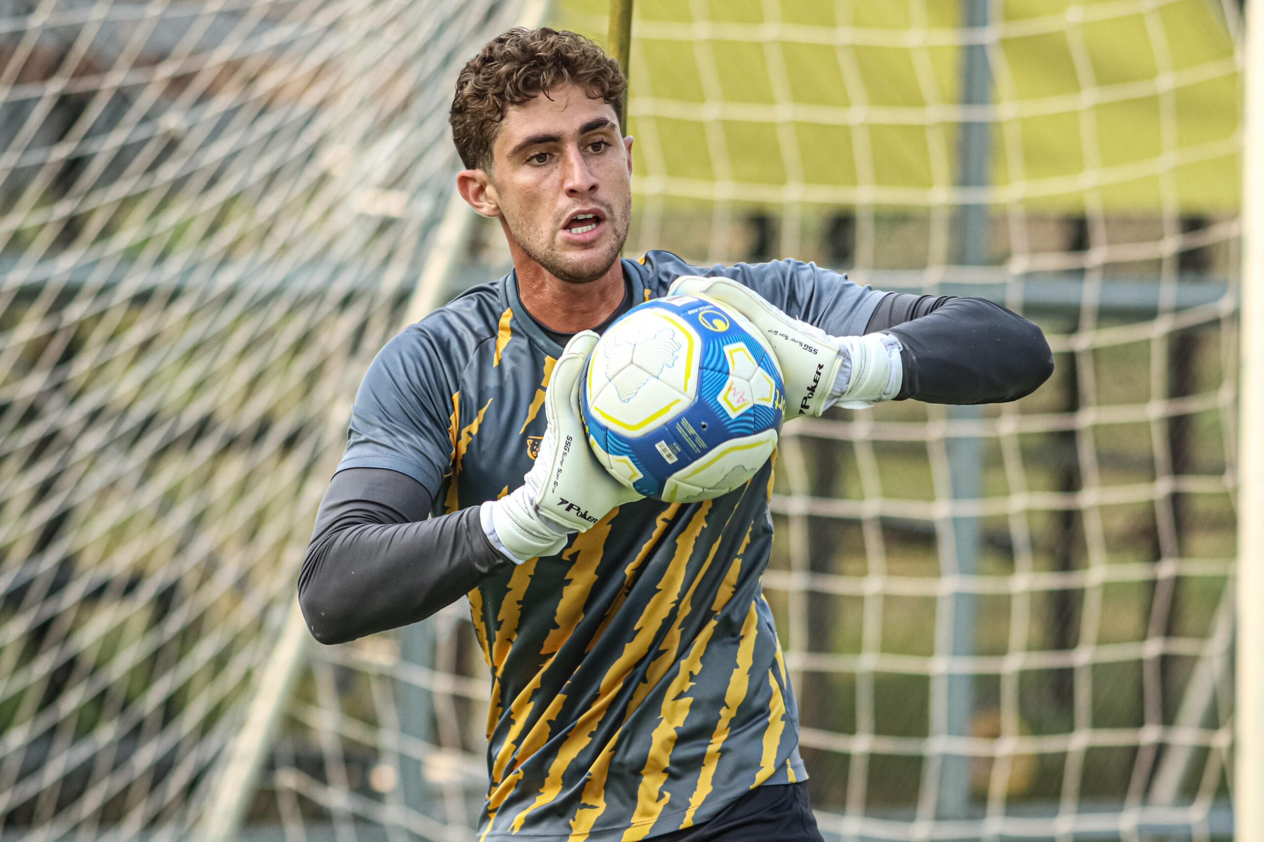 Ex-Amazonas, goleiro Pedro Caracoci acerta com clube da Indonésia