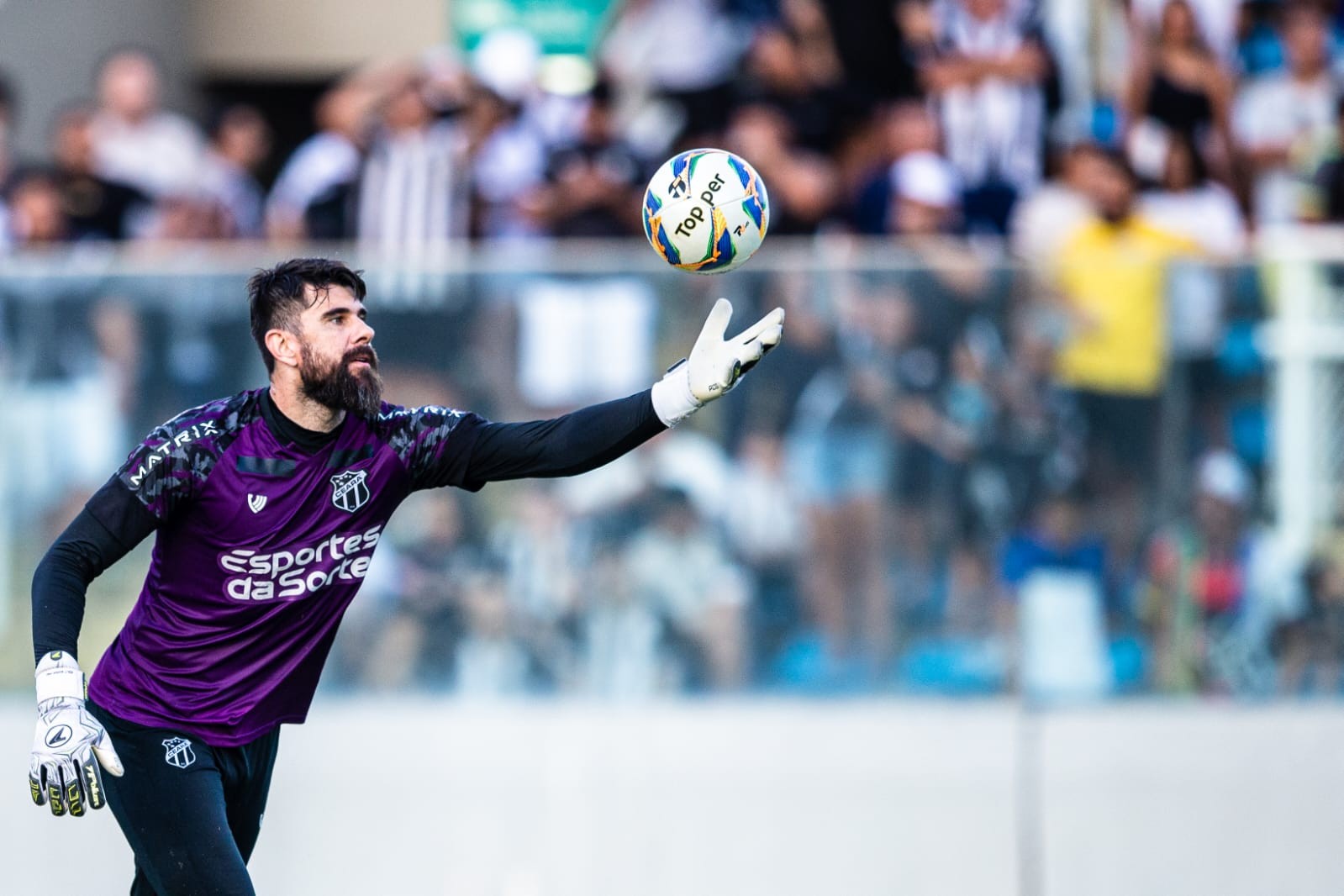 Fernando Miguel cobra valor milionário do Ceará por agravamento de lesão e quer ser reintegrado