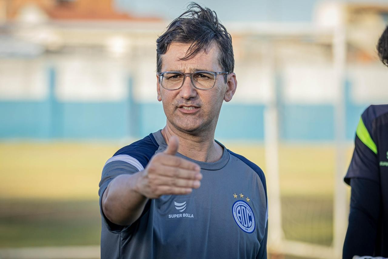 Análise: Confiança vai para o ‘tudo ou nada’ ao promover Ricardo Resende no fim da Série C