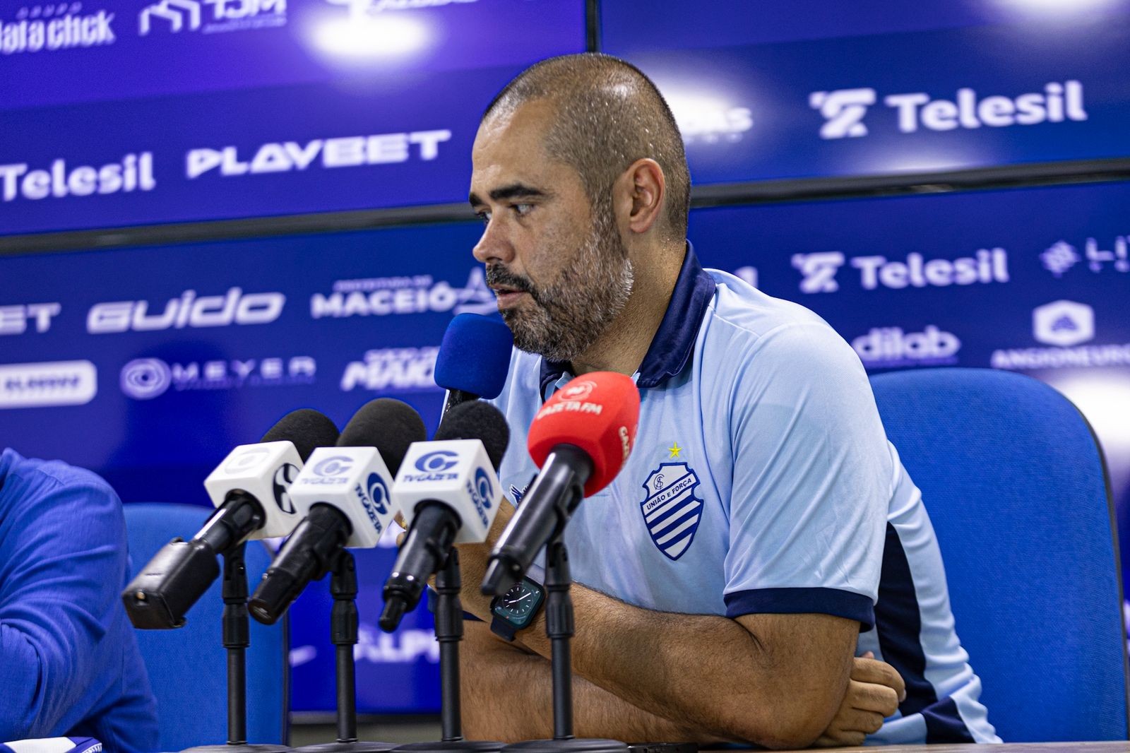 CSA busca novo zagueiro para jogos decisivos contra o Uberlândia