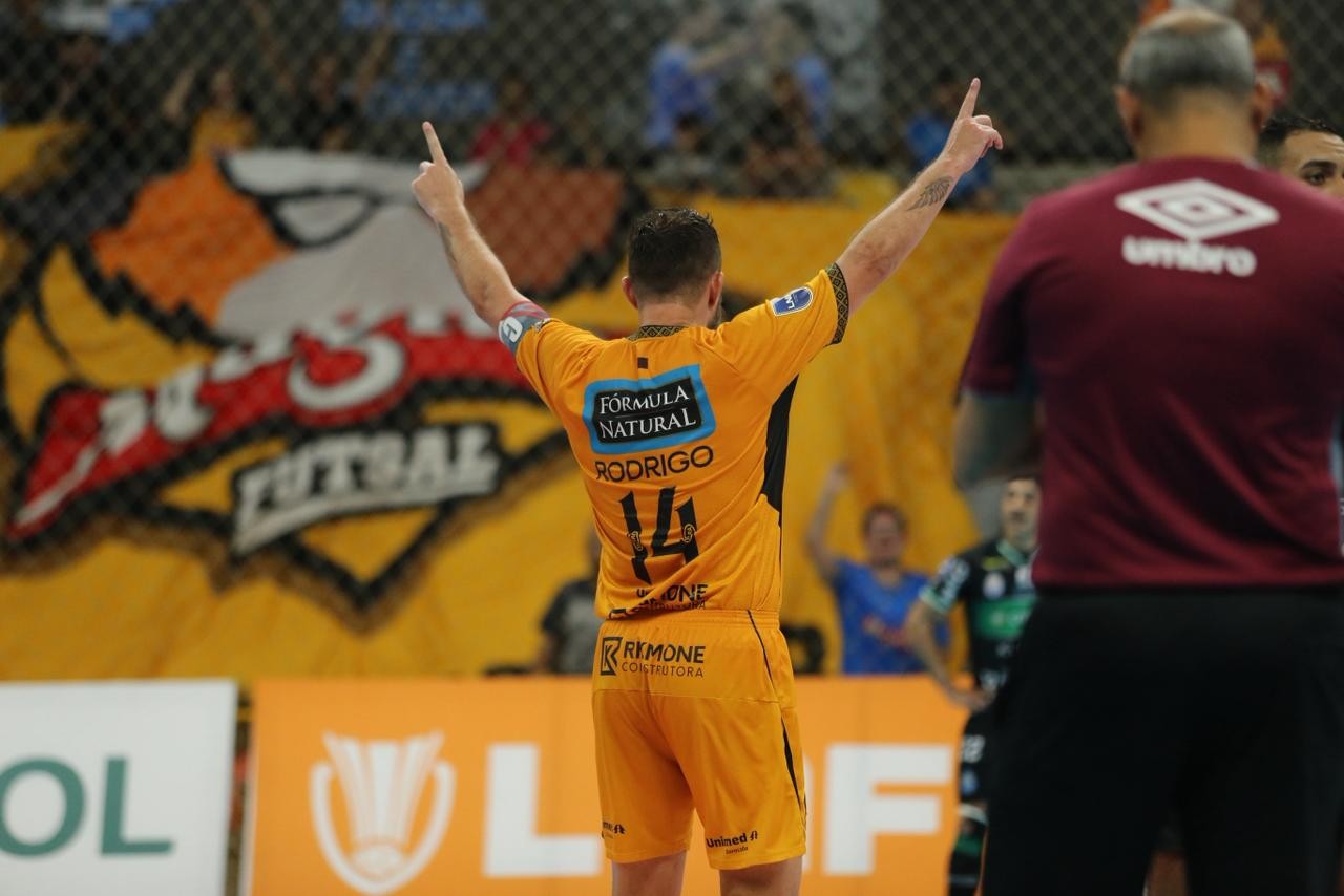 A última dança de Rodrigo Capita: Sorocaba e Tubarão se enfrentam pela Liga Futsal