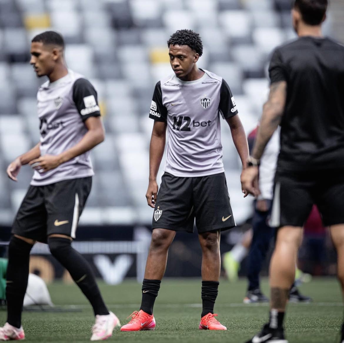 Conheça os jogadores da base do Atlético-MG negociados com o futebol do exterior