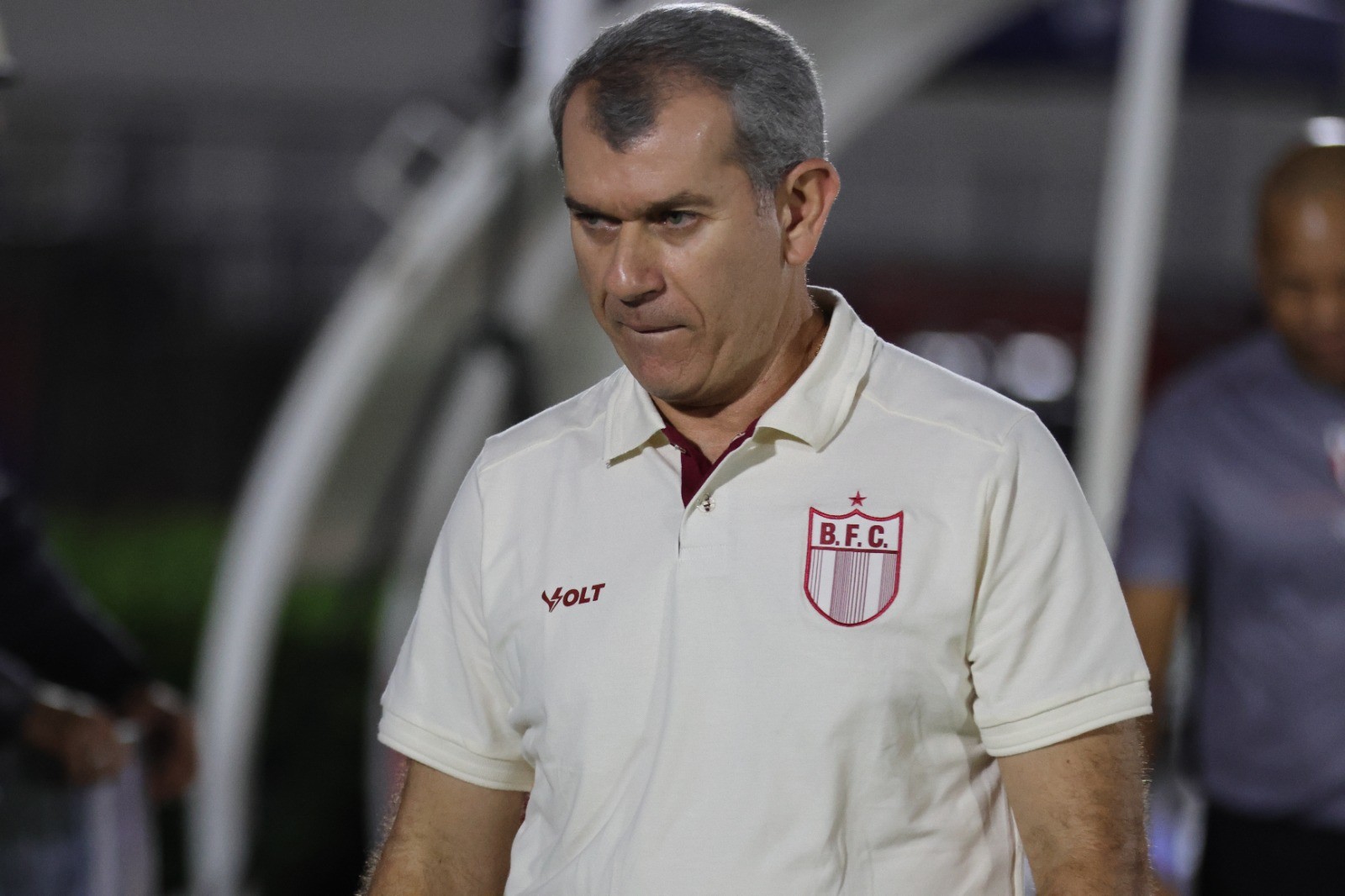 Tencati cobra regularidade do Botafogo-SP na Série B: “Nossa dívida é com o resultado”