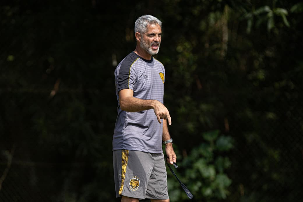 Técnico Rodrigo Santana e lateral Raylison Pacheco desfalcam o Amazonas conra o Paysandu