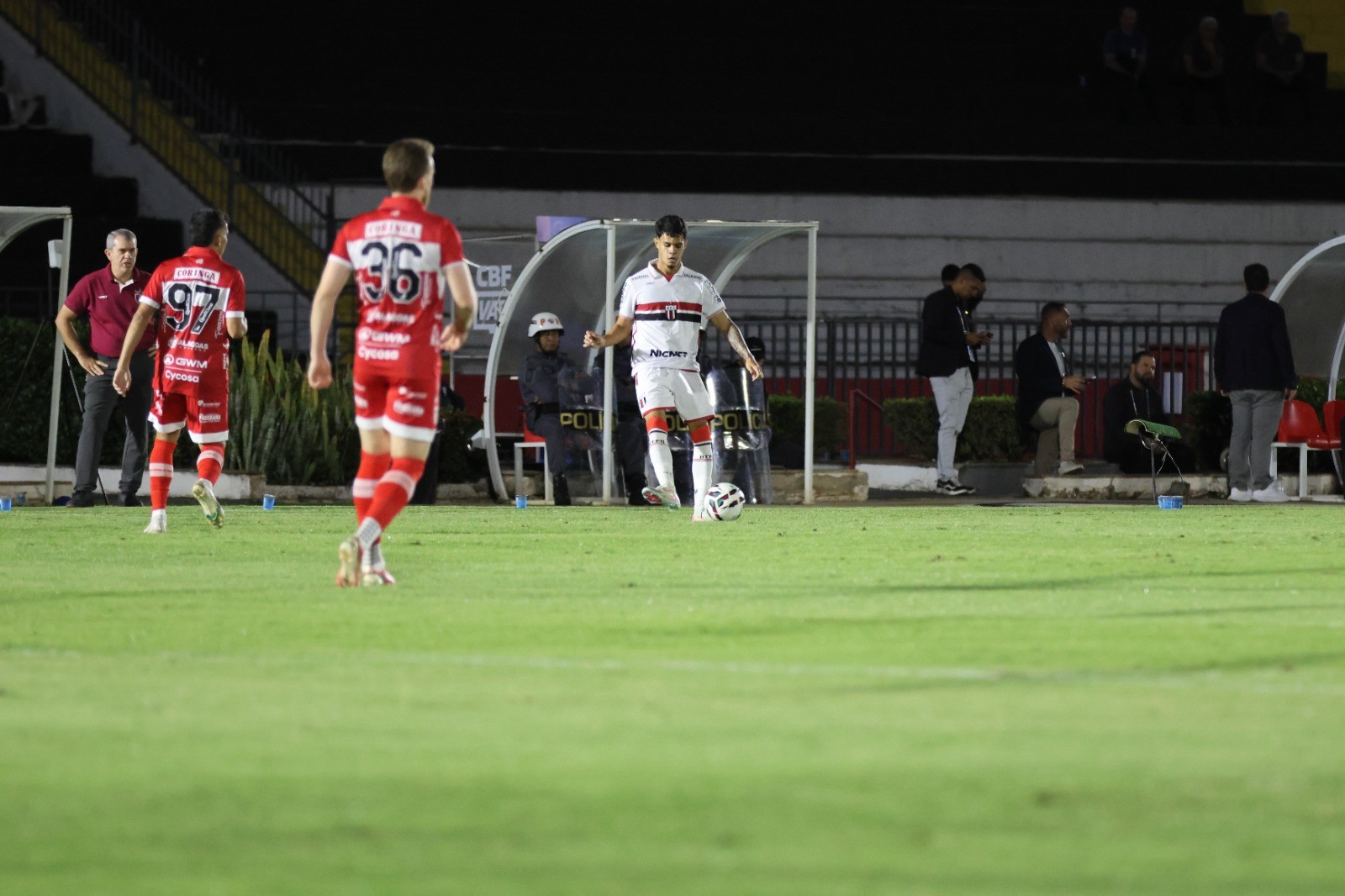 Atuações do Botafogo-SP: time vai mal no 1º tempo, melhora no 2º, mas perde para CRB; dê suas notas