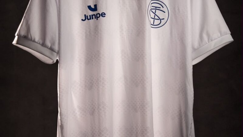 Taubaté lança camisa comemorativa em homenagem aos 100 anos do título paulista do interior