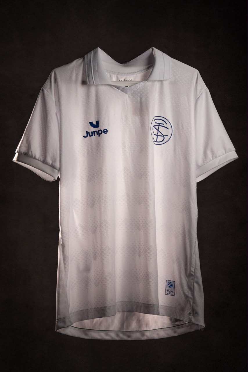 Taubaté lança camisa comemorativa em homenagem aos 100 anos do título paulista do interior