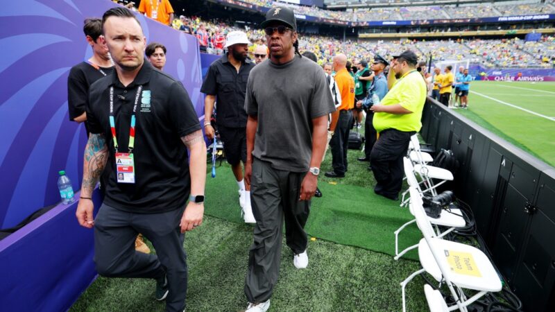 Jay-Z, Chris Rock e Klopp: celebridades marcam presença em Brasil x Noruega; veja fotos