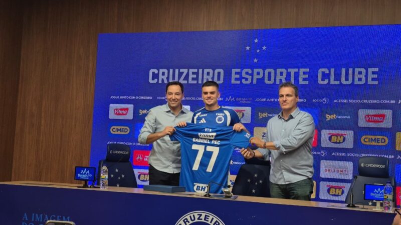 Gabriel Pec explica escolha pelo Cruzeiro e chora ao ver recado do menino Gui, torcedor do Vasco
