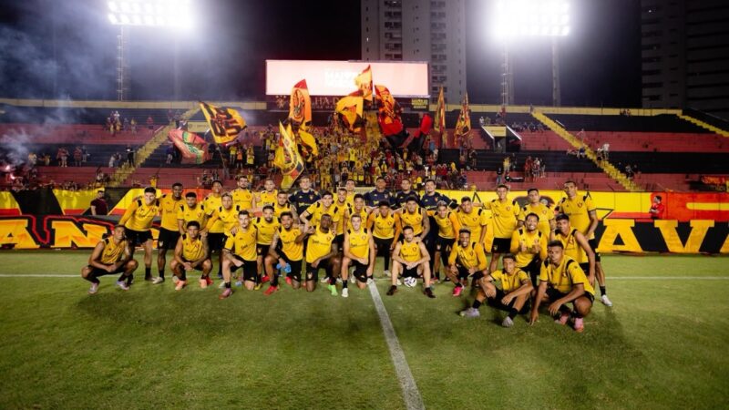 Diretoria e jogadores do Sport agradecem apoio da torcida em treino