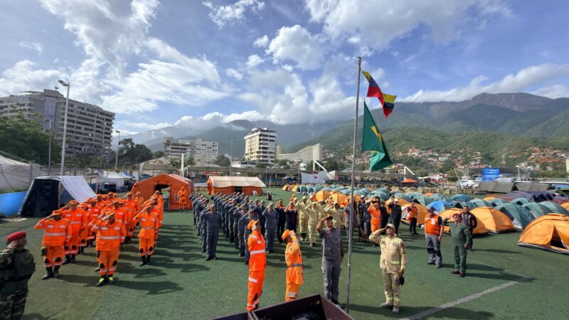 Bombeiros de SP encerram missão de resgate na Venezuela após terremoto e iniciam retorno ao Brasil