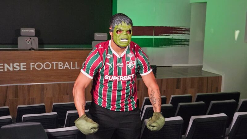Aos 40 anos, Hulk passa carreira a limpo e revela papo com Thiago Silva sobre Libertadores: “Promessa é dívida”