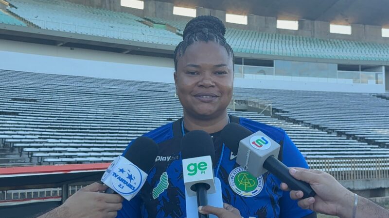 Renata Costa, do Atlético-PI, aponta grama sintético como fator diferencial em duelo com Atlético-MG