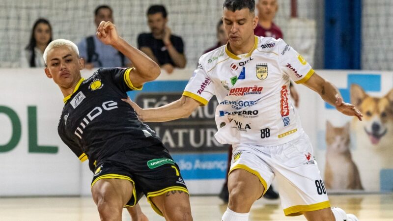 Praia Clube vence Jaraguá em confronto direto pelo G-4 da LNF