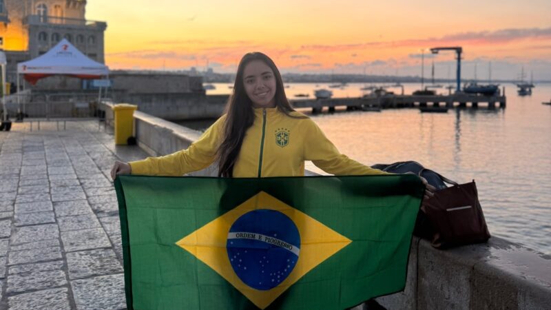 Bela Faria conquista ouro em Portugal e leva Brasil ao topo do pódio no Swim Grand Prix