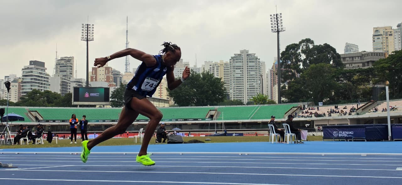 Alison dos Santos vai à final dos 400m com barreiras do Troféu Brasil de Atletismo