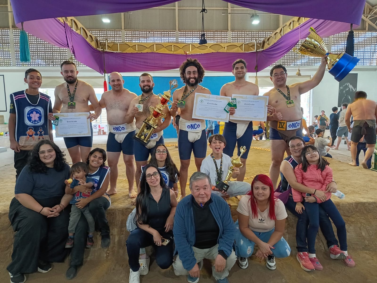 Nova Central conquista o vice-campeonato brasileiro de sumô