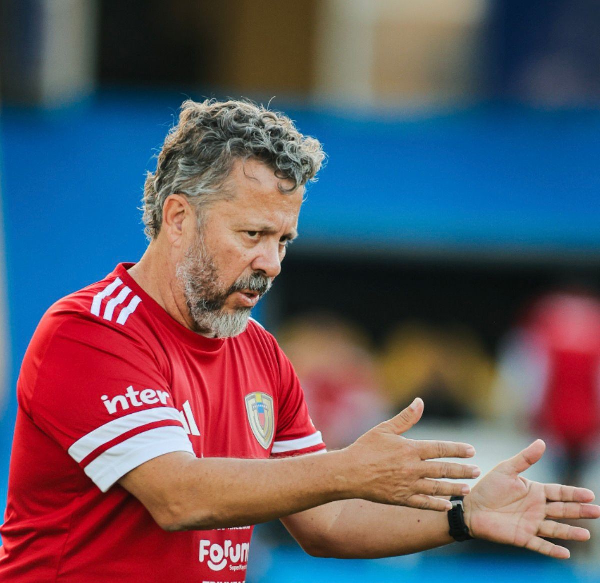 Cléber Xavier traça objetivo de levar a Venezuela à próxima Copa e critica ciclo do Brasil: “Não foi bom”