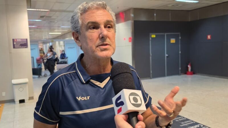 Seleção feminina desembarca após vice da VNL, e Zé Roberto projeta volta de Gabi no Sul-Americano