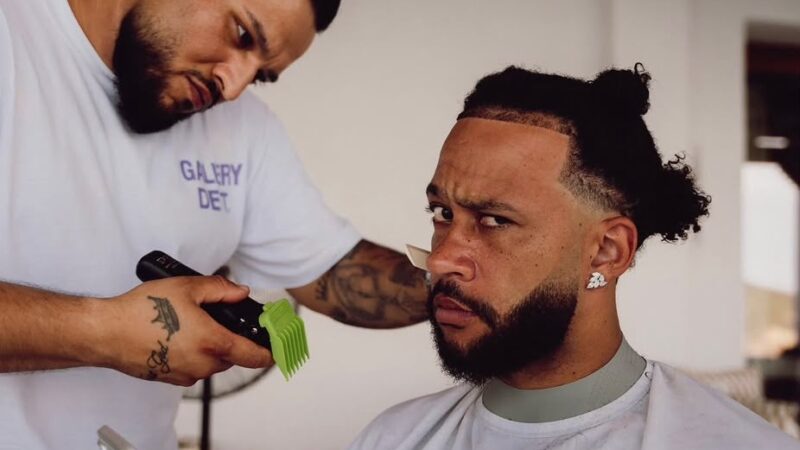 Em negociação com o Corinthians, Memphis faz post enigmático: “Esperando como todo mundo”