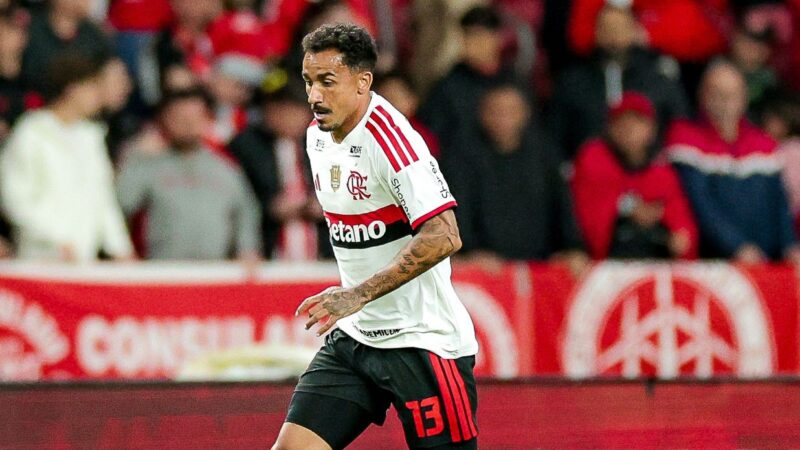 Danilo admite insatisfação com resultados e cobra autocrítica no Flamengo: “Abaixo do potencial”