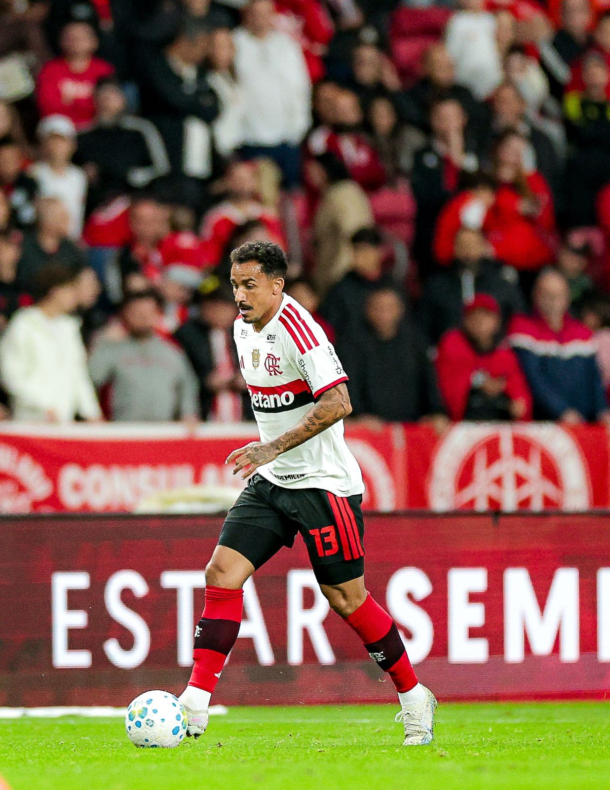 Danilo admite insatisfação com resultados e cobra autocrítica no Flamengo: “Abaixo do potencial”
