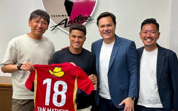 Ex-Palmeiras, Yan Matheus é anunciado pelo Kashima Antlers, do Japão