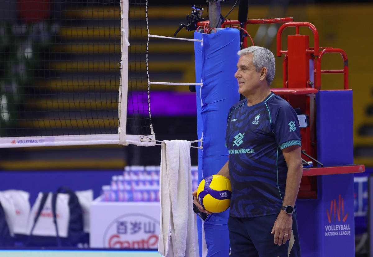 Zé Roberto cita luto por vice, mas elogia postura do Brasil na VNL: “Houve luta, houve atitude”