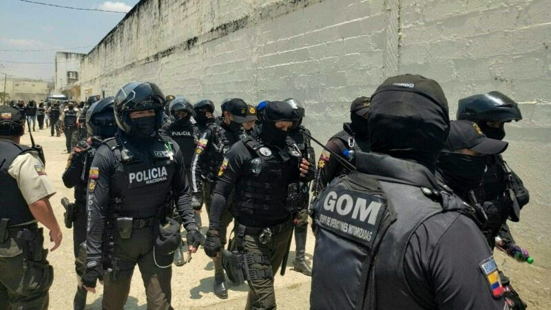 Como é estar na linha de frente da guerra às drogas no Equador, onde nem a polícia confia na própria polícia