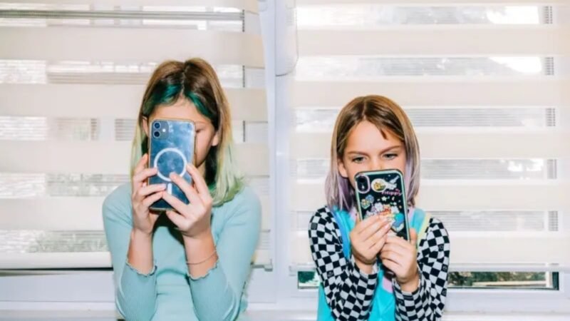 ‘Proibir redes sociais para jovens não será solução mágica’, diz psicóloga canadense