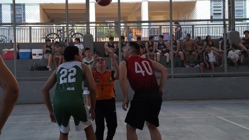 Abertura da Copa Rio Branco de Basquete tem vitórias de Resenha, América e Santo Antônio