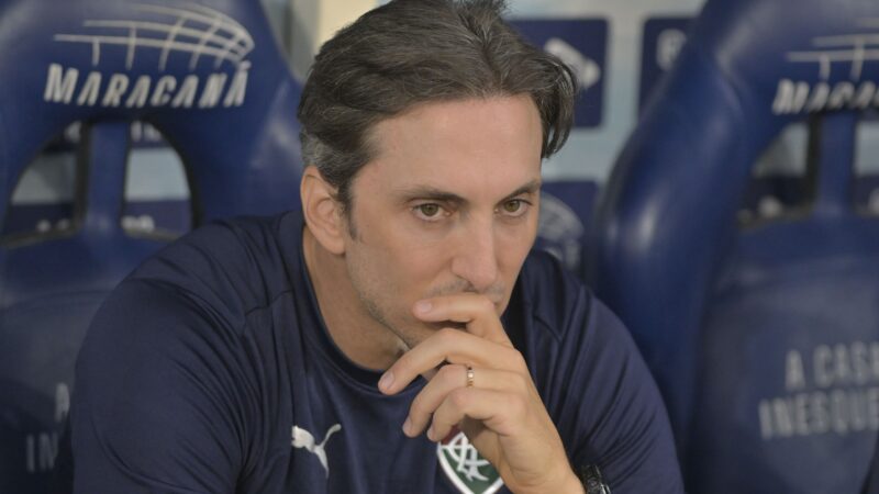 Zubeldía elogia defesa do Fluminense em meio a escassez de opções para a zaga na Copa do Brasil