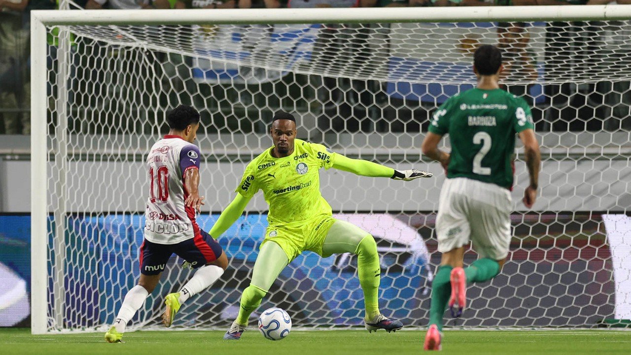 Carlos Miguel dá recado após falha em empate do Palmeiras: “Pode ficar tranquilo, vamos classificar”
