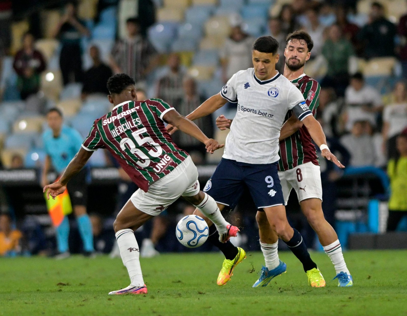 Transfer ban vira temor do Inter para travar contratação de artilheiro da Libertadores