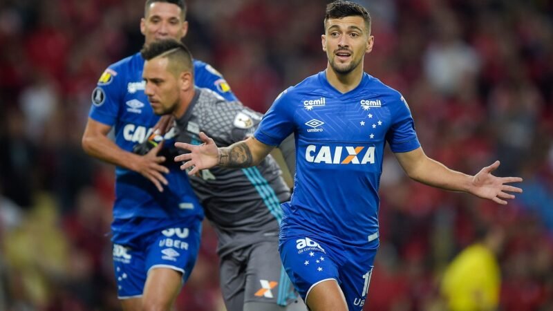 Histórico de duelos mata-mata tem leve vantagem do Cruzeiro sobre o Flamengo; veja os jogos