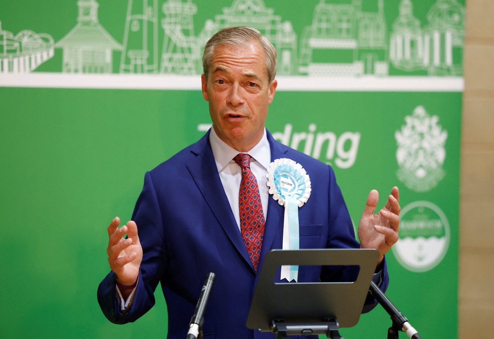‘Pai do Brexit’ vence eleição e reconquista cadeira no Parlamento britânico