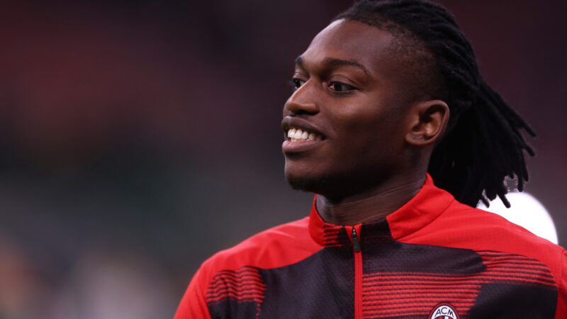 Rafael Leão entra em lista de dispensas do Milan; veja nomes