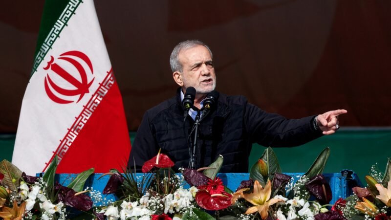 Irã ainda quer negociar fim para guerra com EUA, diz presidente