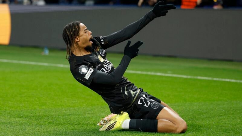 Liverpool chega a acordo com o PSG pela contratação de Barcola, diz imprensa inglesa