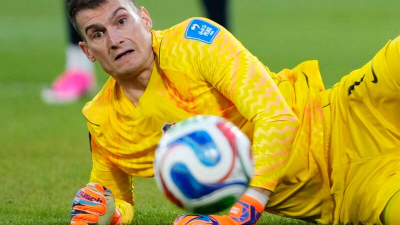 Barcelona tem negociações avançadas por goleiro titular da Croácia na Copa do Mundo