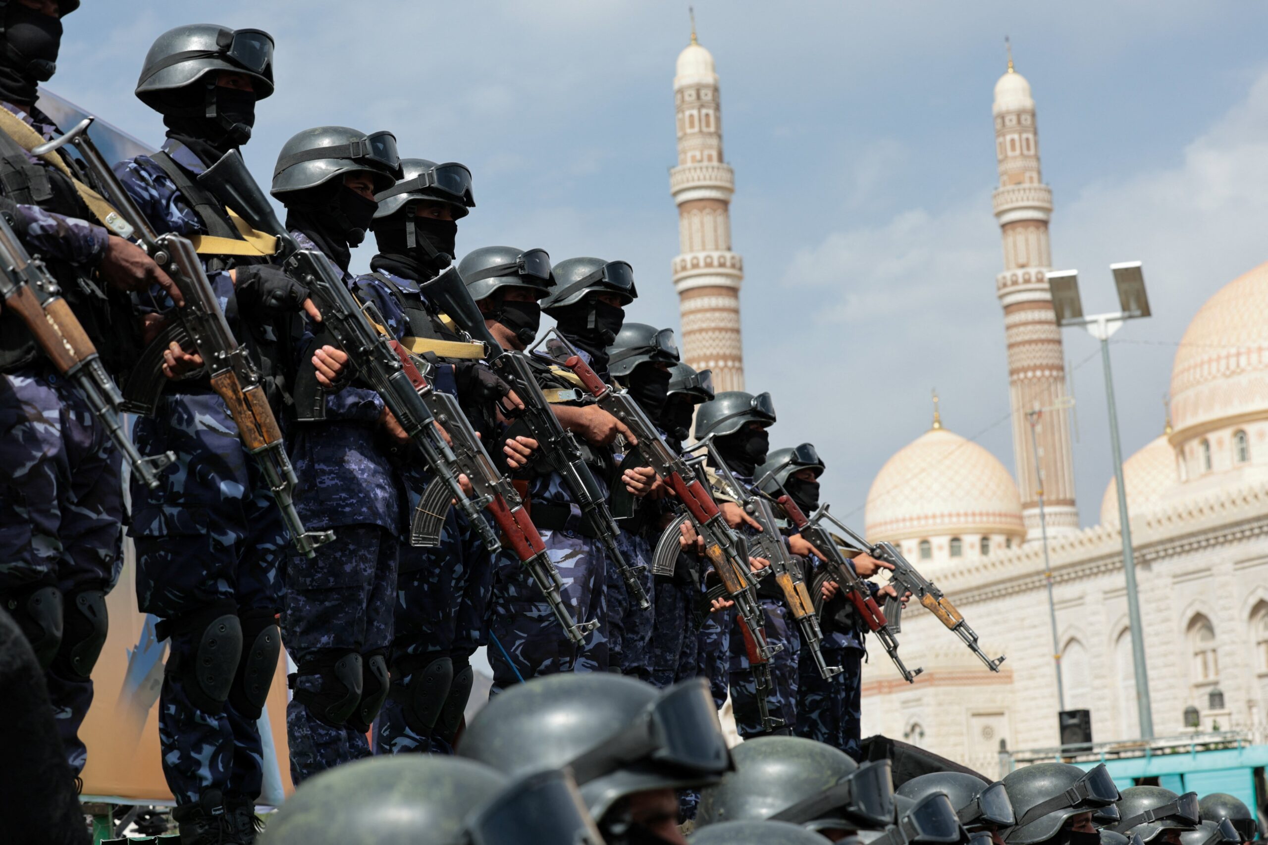 Ataques dos houthis matam dezenas de soldados do governo do Iêmen