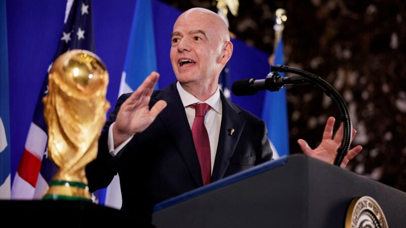 Infantino desiste de plano para Fifa criar empresa e vender ações: “Criou divisões”