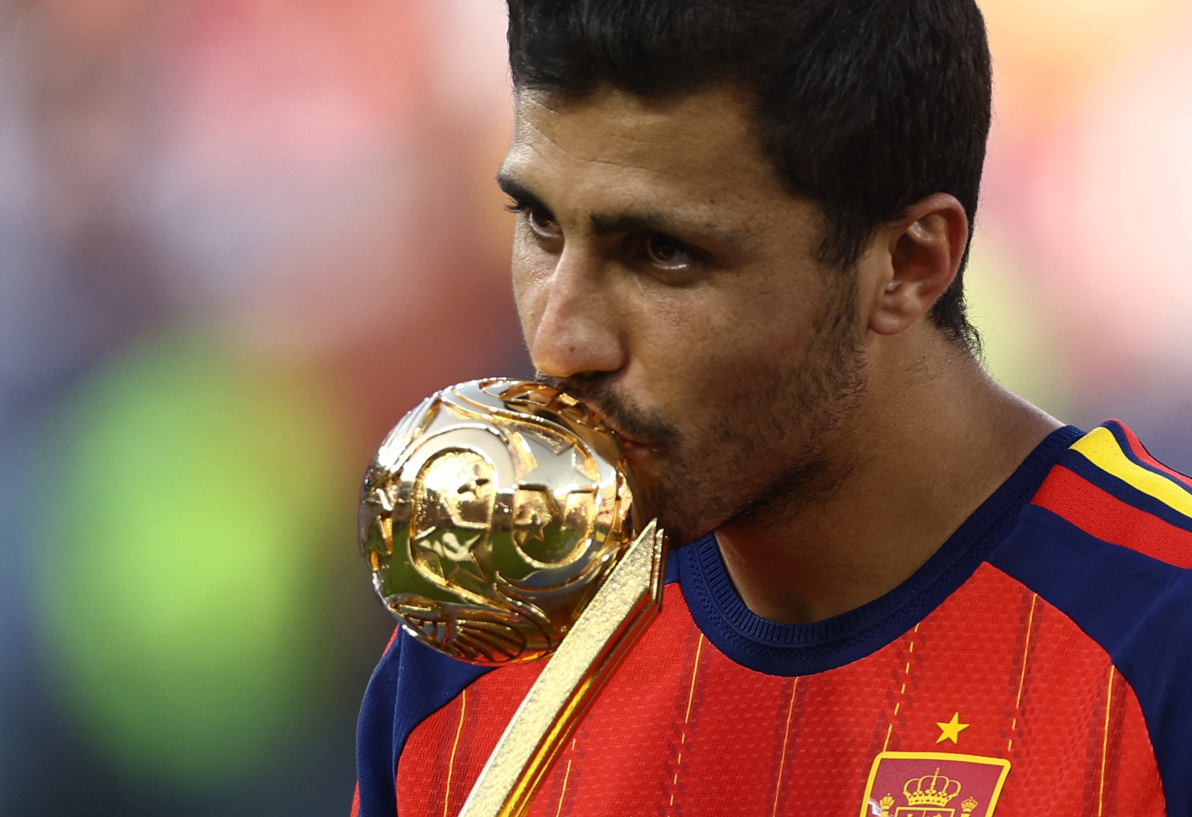 Real Madrid intensifica negociação por Rodri e tenta diminuir valor estipulado pelo City